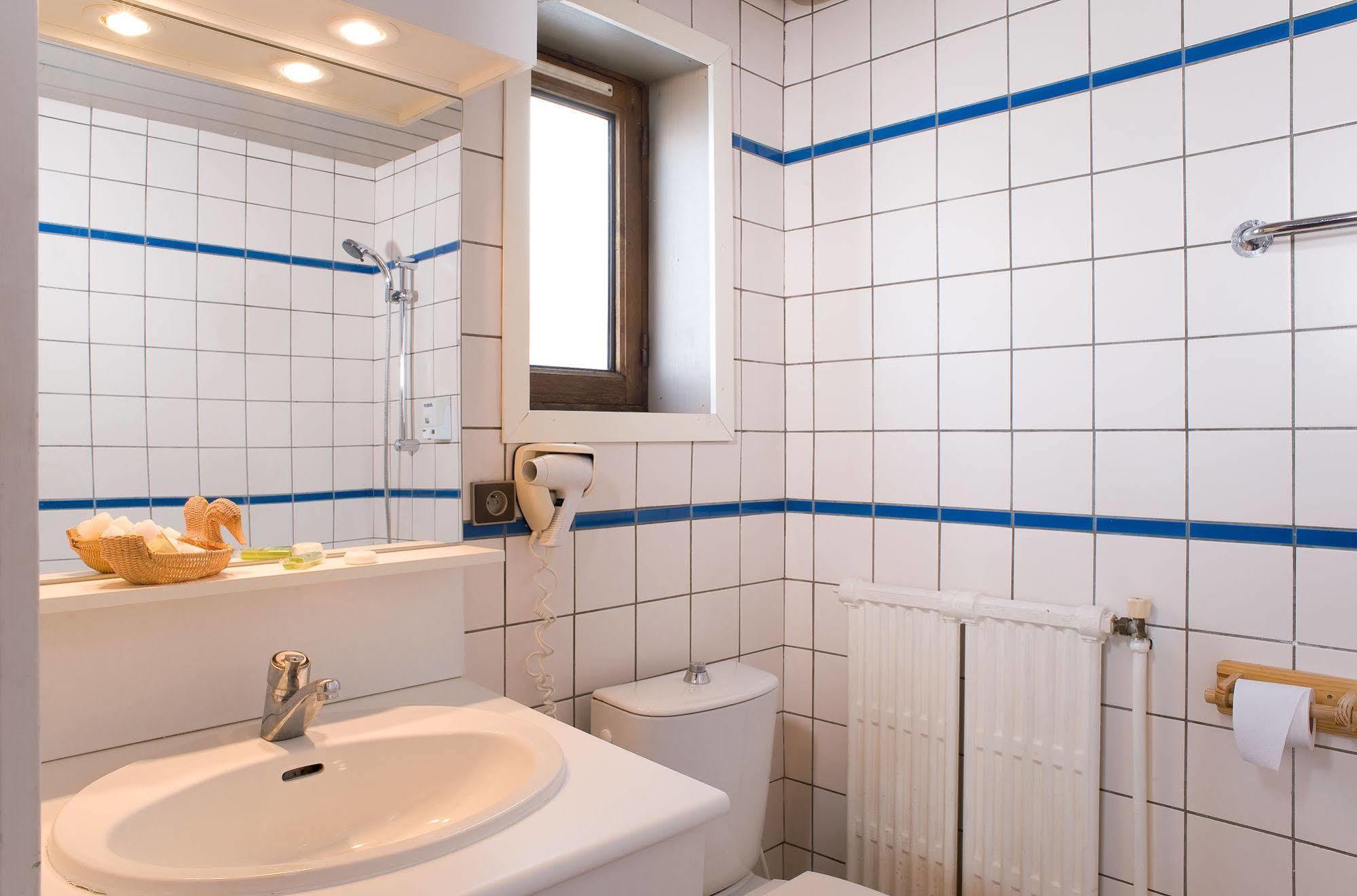 אלפה ד'הואז Madame Vacances Hotel Le Christina מראה חיצוני תמונה