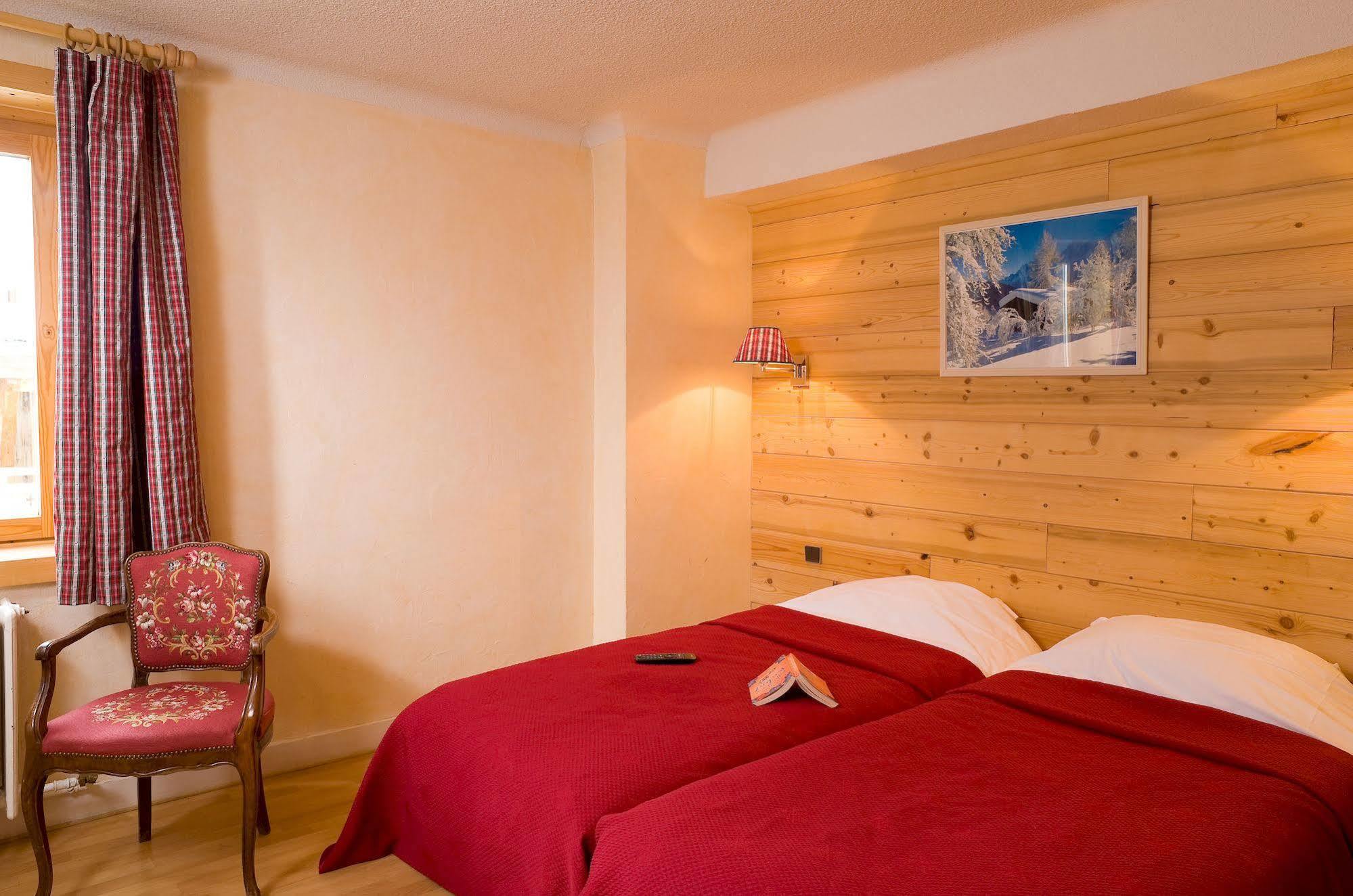 אלפה ד'הואז Madame Vacances Hotel Le Christina מראה חיצוני תמונה